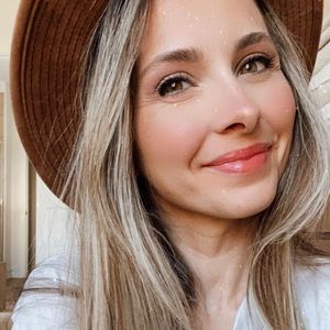 Meet your Posher, Alisa